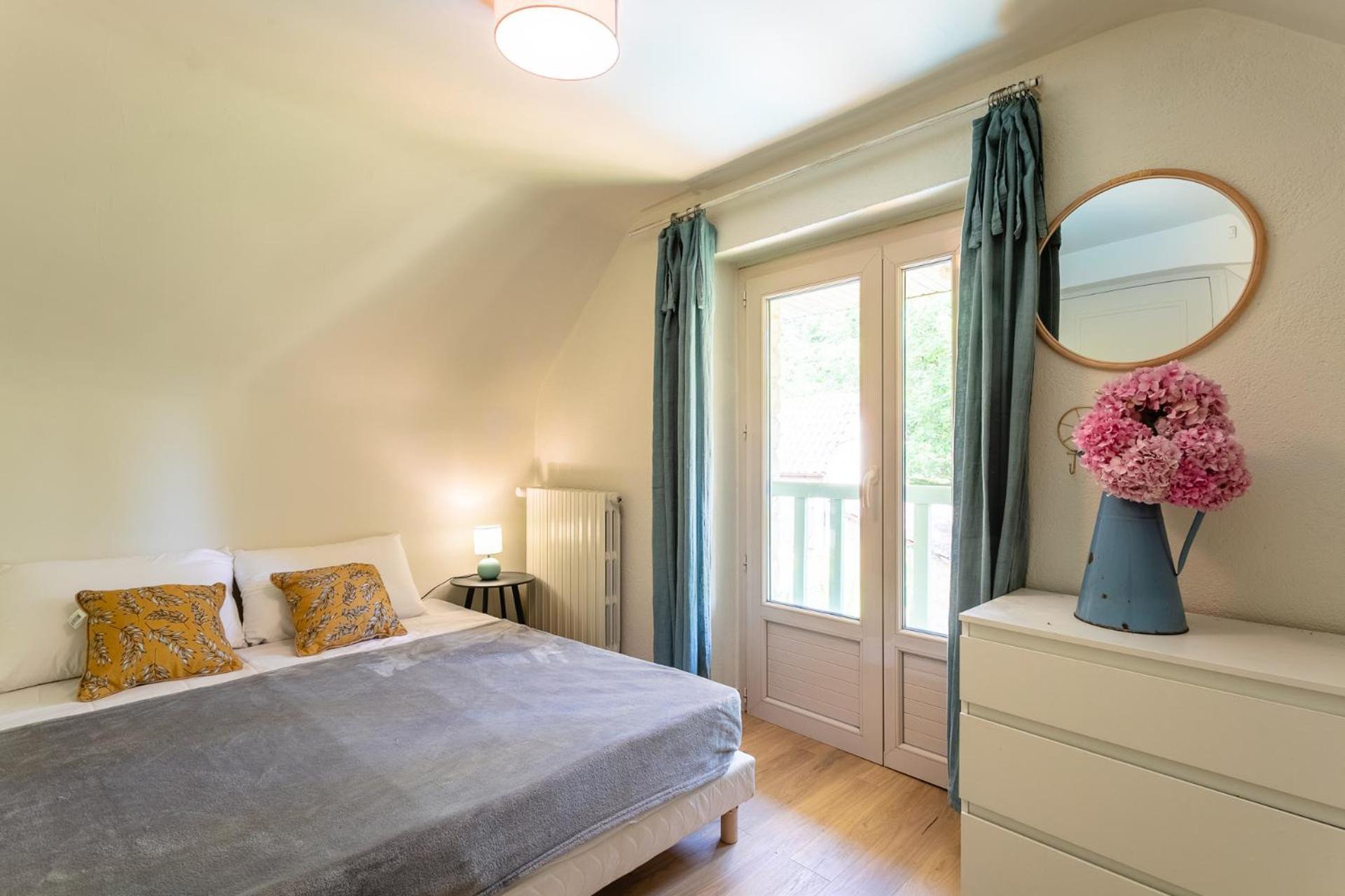 Holiday home Wonderful House In Center With Heated Pool & Jaccuzi